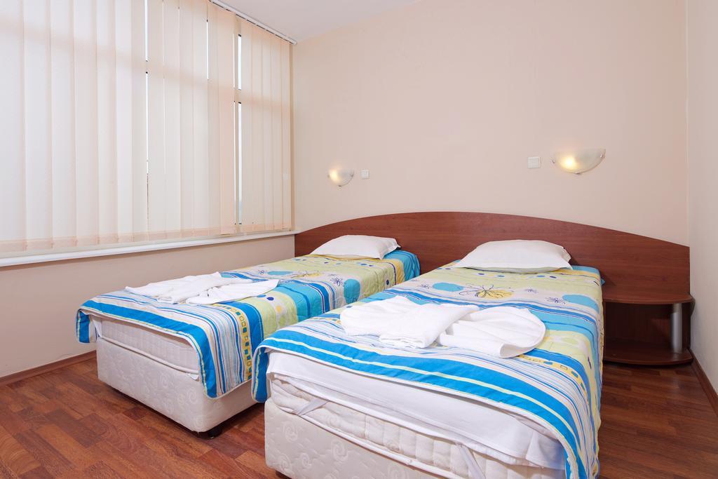 Red House Guest House Nesebar Habitación foto