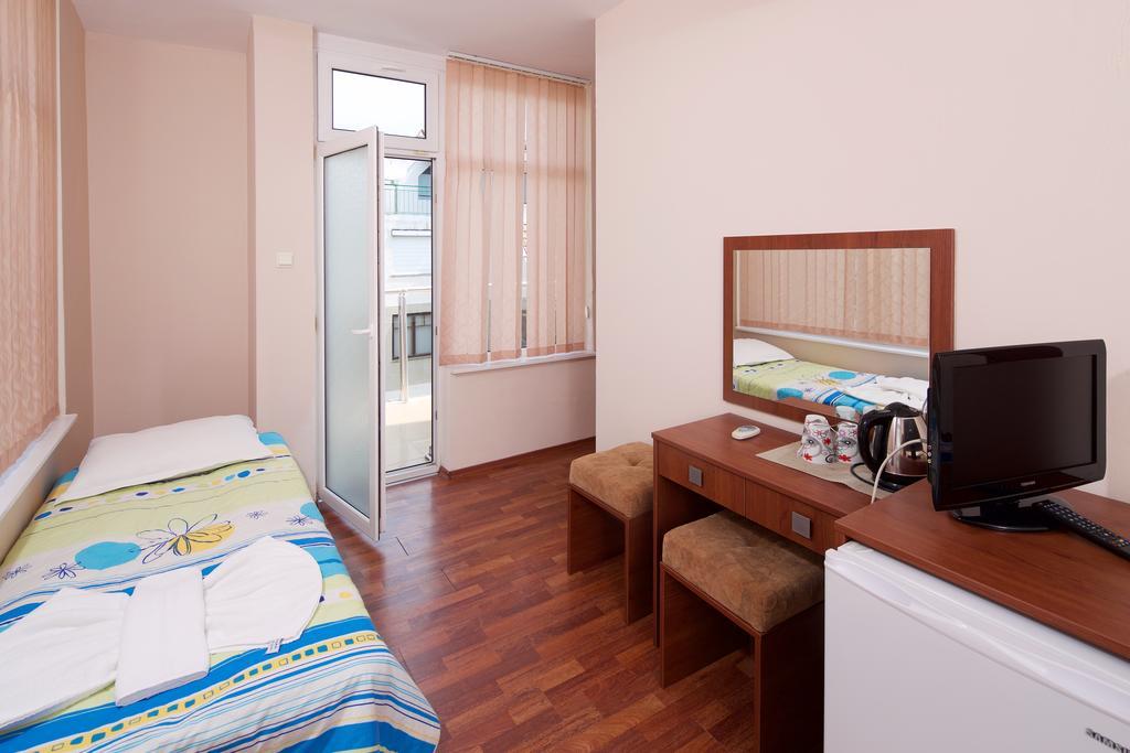 Red House Guest House Nesebar Habitación foto