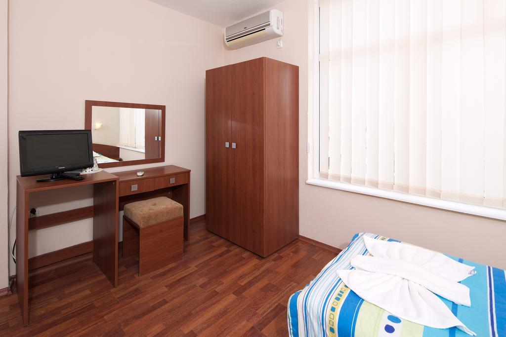 Red House Guest House Nesebar Habitación foto